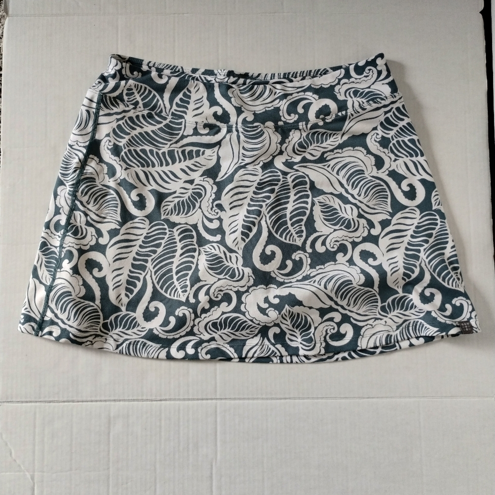 Title Nine Floral Patterned Skort, Size Large